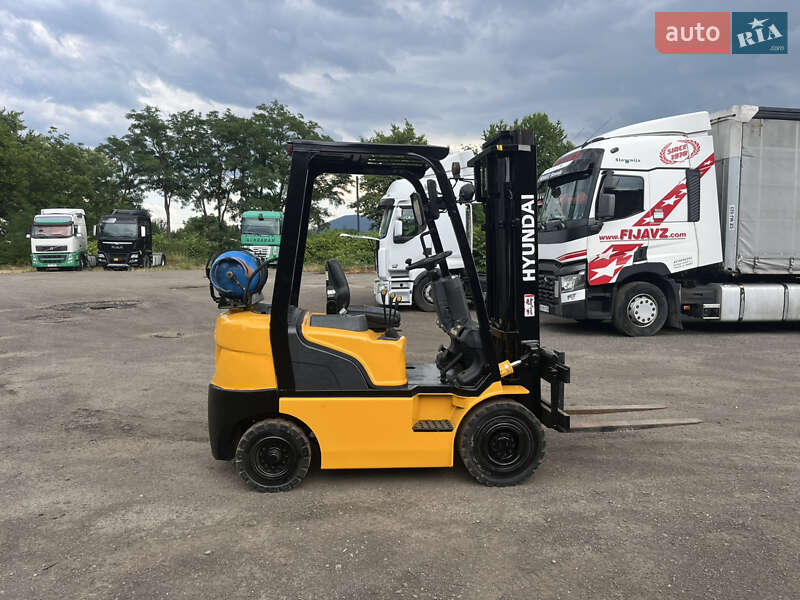Вилочный погрузчик Hyundai 18L 2010 в Буштыне