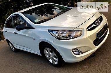 Седан Hyundai Accent 2013 в Дніпрі