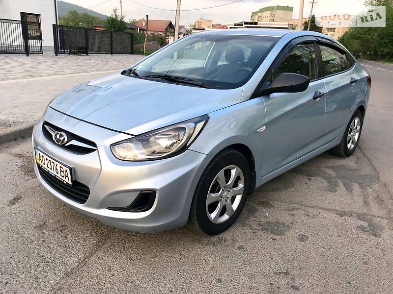 Седан Hyundai Accent 2011 в Мукачевому