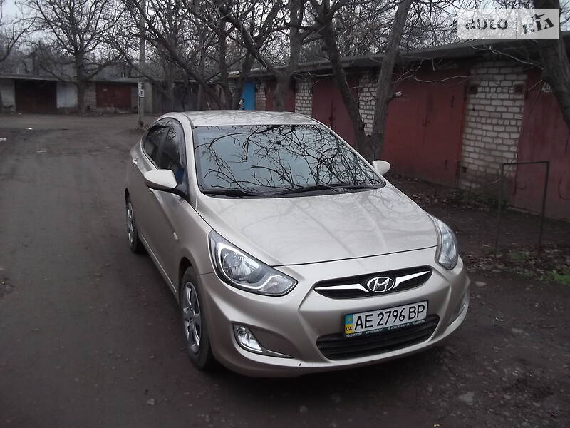 Седан Hyundai Accent 2012 в Кривом Роге