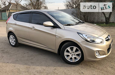 Хетчбек Hyundai Accent 2012 в 