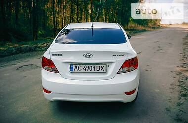 Седан Hyundai Accent 2012 в Нововолинську
