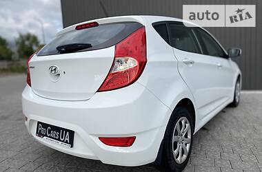 Хетчбек Hyundai Accent 2015 в 