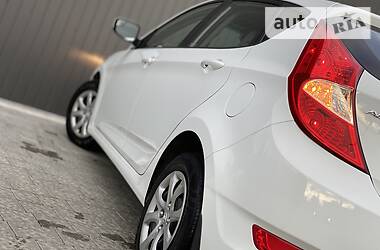 Хетчбек Hyundai Accent 2015 в 