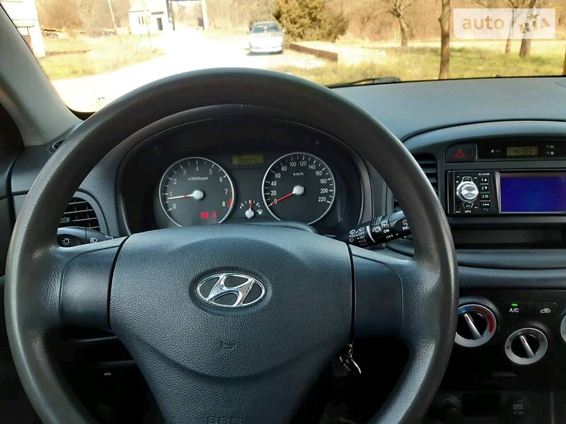 Хэтчбек Hyundai Accent 2006 в Ужгороде