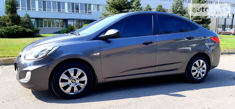 Седан Hyundai Accent 2012 в Дніпрі