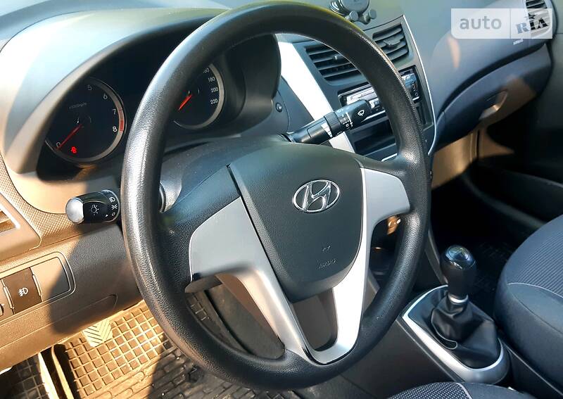 Седан Hyundai Accent 2012 в Дніпрі