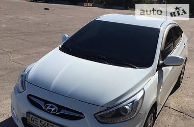 Седан Hyundai Accent 2013 в Павлограде