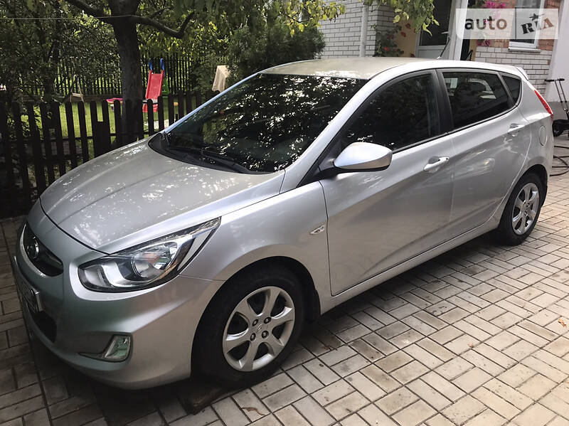 Хэтчбек Hyundai Accent 2013 в Киеве