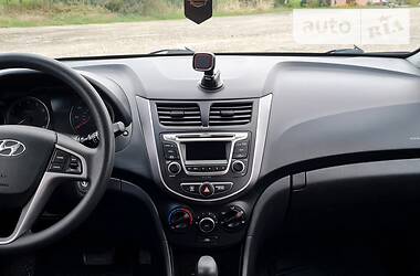 Хетчбек Hyundai Accent 2015 в Стрию