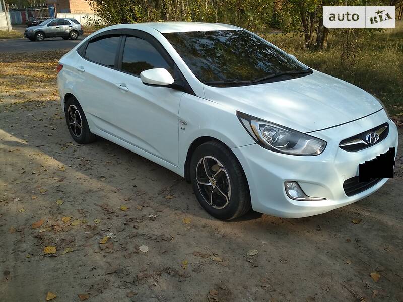 Седан Hyundai Accent 2012 в Чернігові