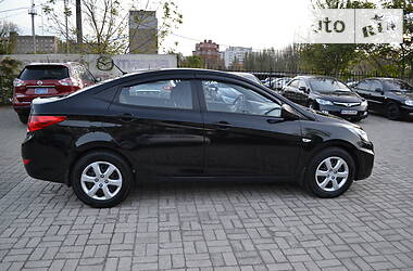 Седан Hyundai Accent 2014 в Маріуполі