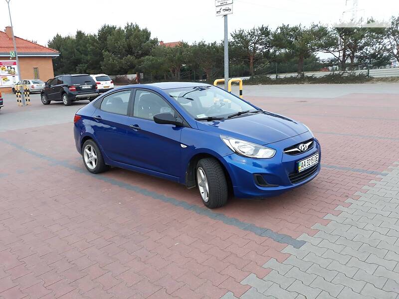 Седан Hyundai Accent 2013 в Чернівцях фото 2 Седан Hyundai Accent 2013 в Чернівцях