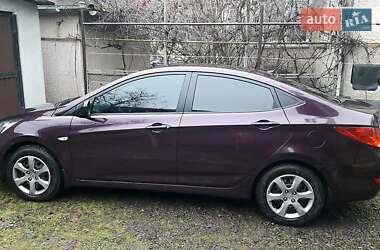 Седан Hyundai Accent 2011 в Ужгороде