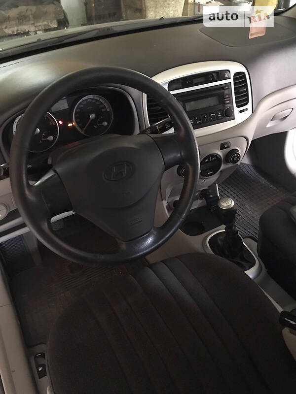 Седан Hyundai Accent 2008 в Первомайске