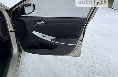 Седан Hyundai Accent 2013 в Недригайлове