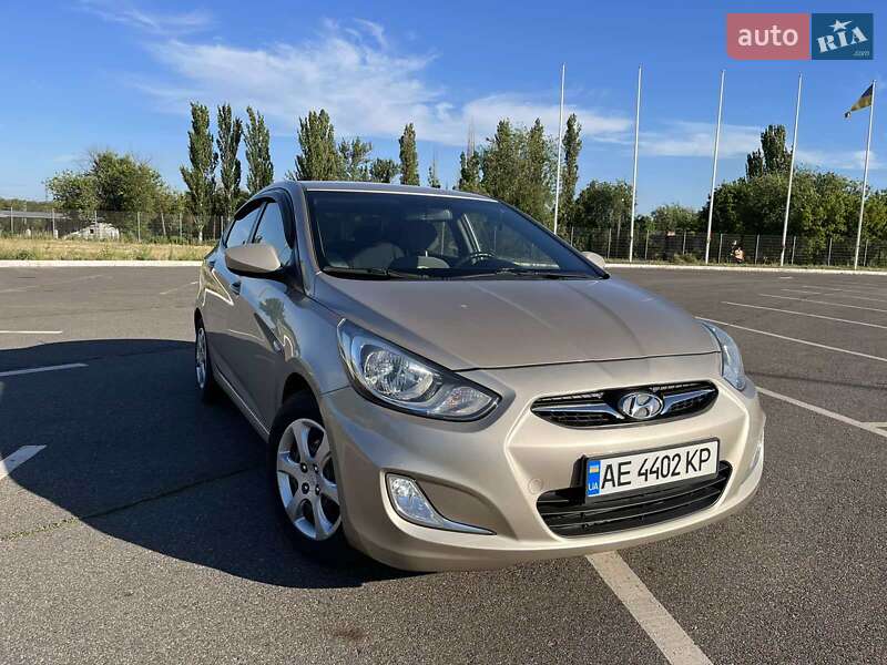 Седан Hyundai Accent 2012 в Кривому Розі