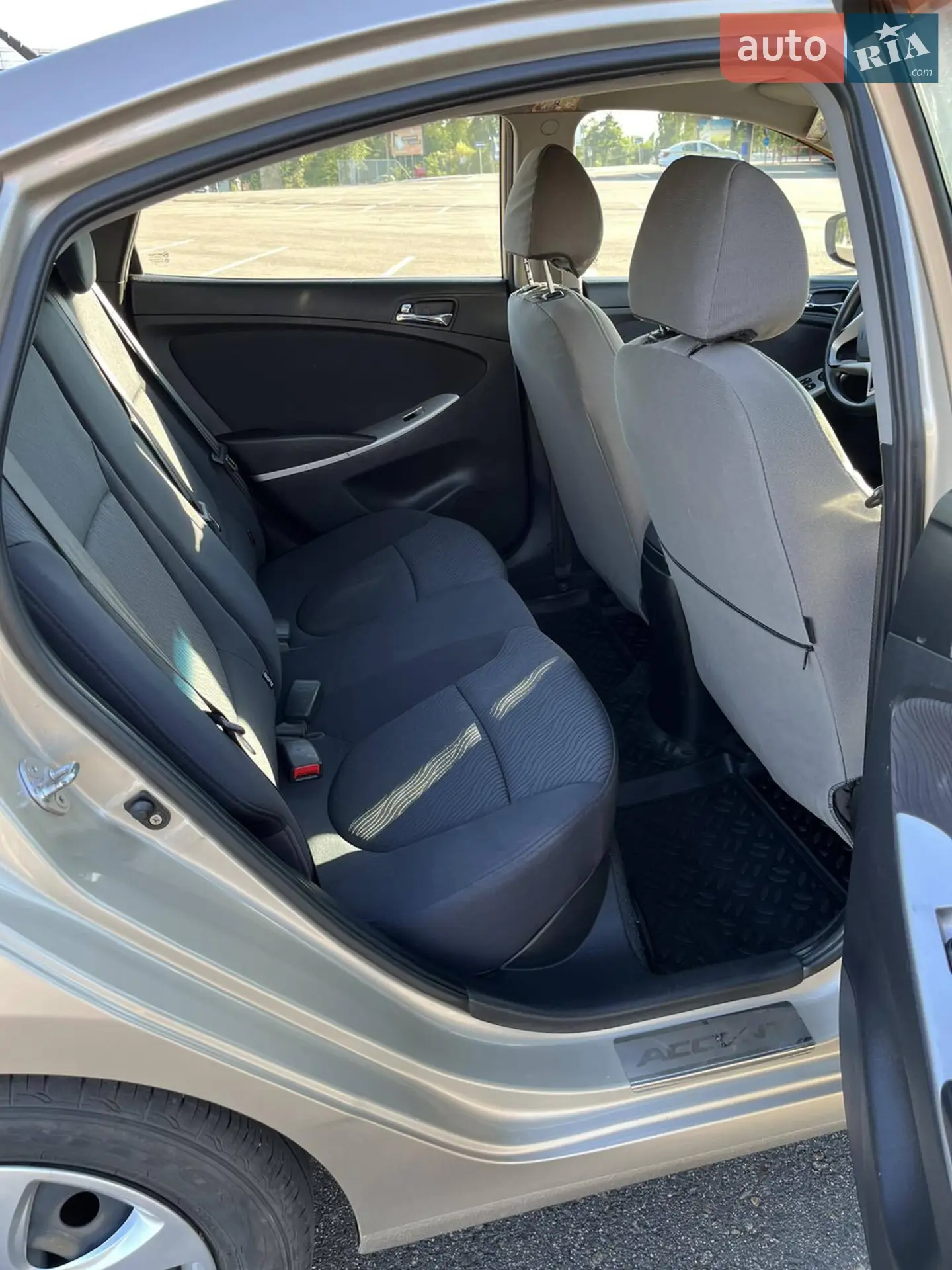 2012 Hyundai Accent - мініатюра 16