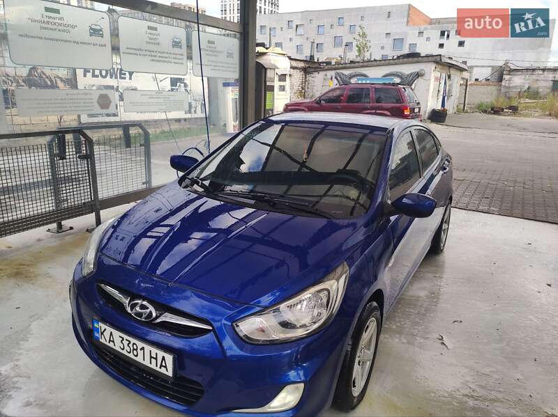 Hyundai Accent 2011