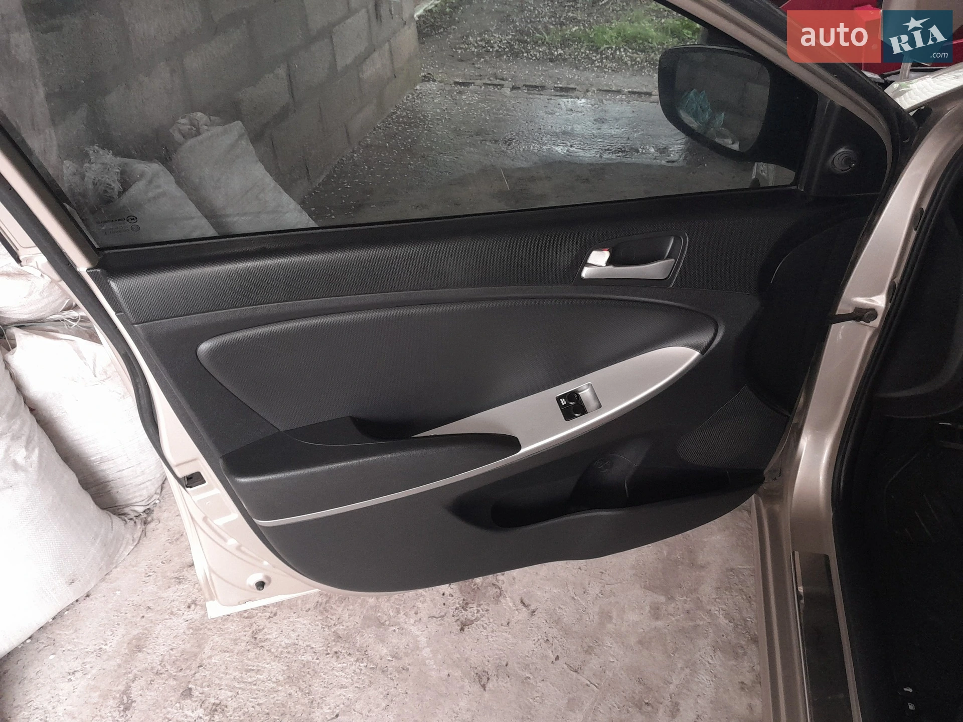 2011 Hyundai Accent - мініатюра 11