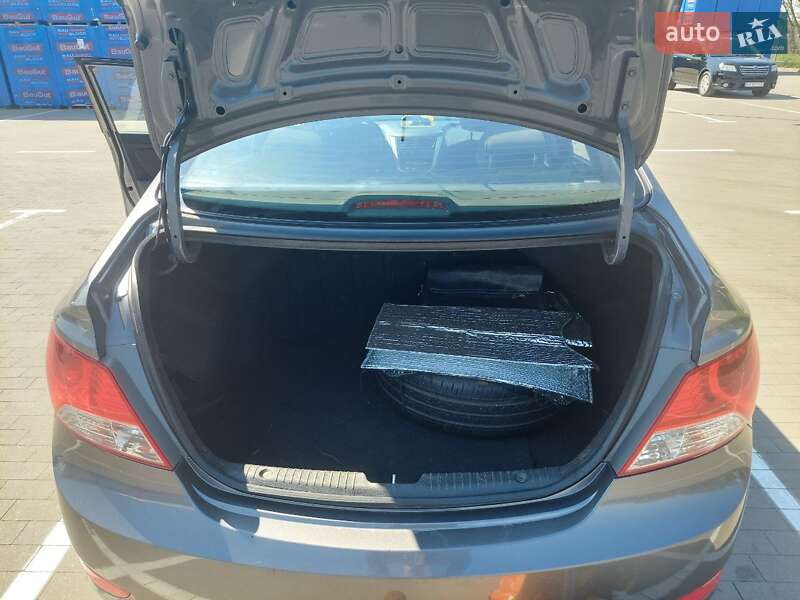 Седан Hyundai Accent 2011 в Переяславе