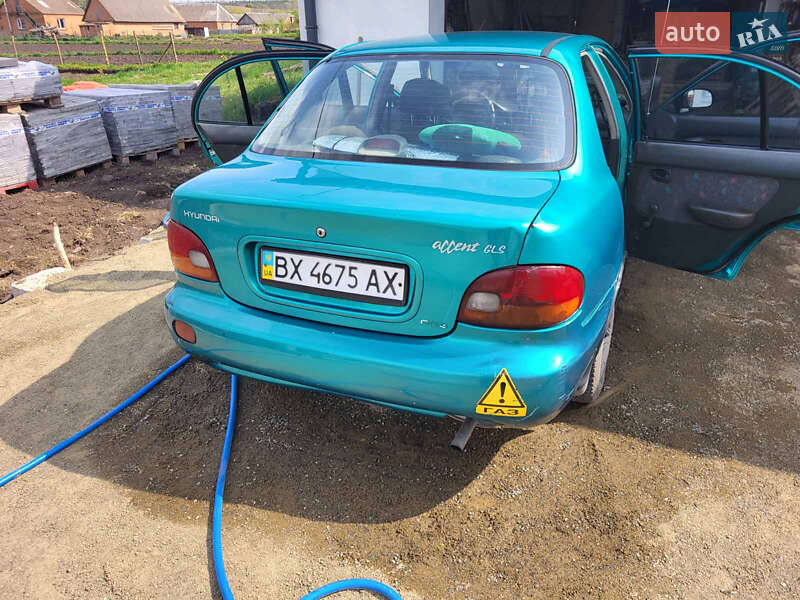 Седан Hyundai Accent 1996 в Деражне