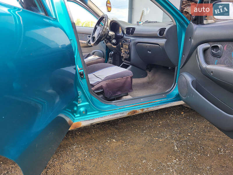 Седан Hyundai Accent 1996 в Деражне