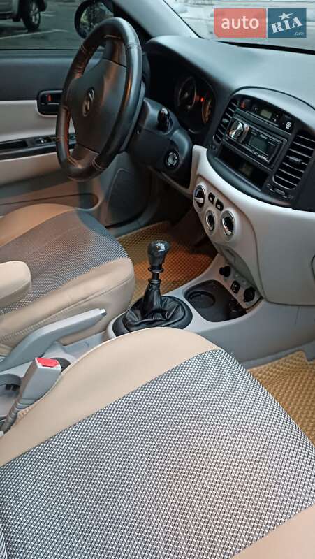 Седан Hyundai Accent 2008 в Харькове