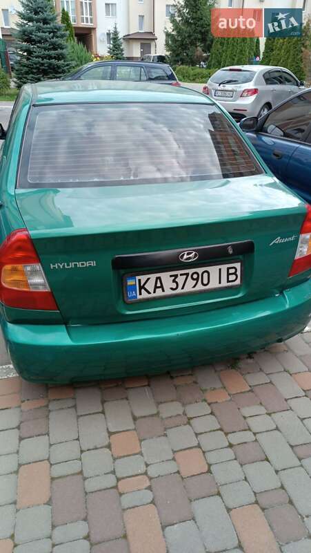 Седан Hyundai Accent 2000 в Киеве