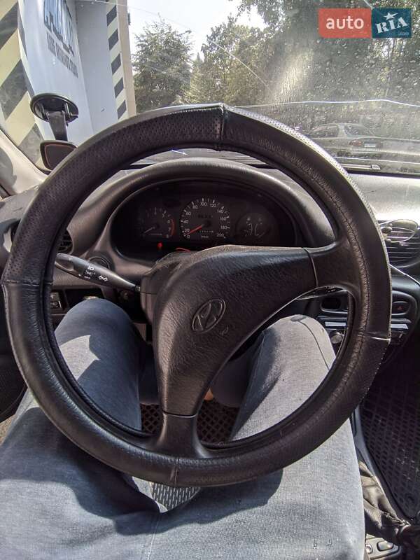 Седан Hyundai Accent 1995 в Кривом Роге