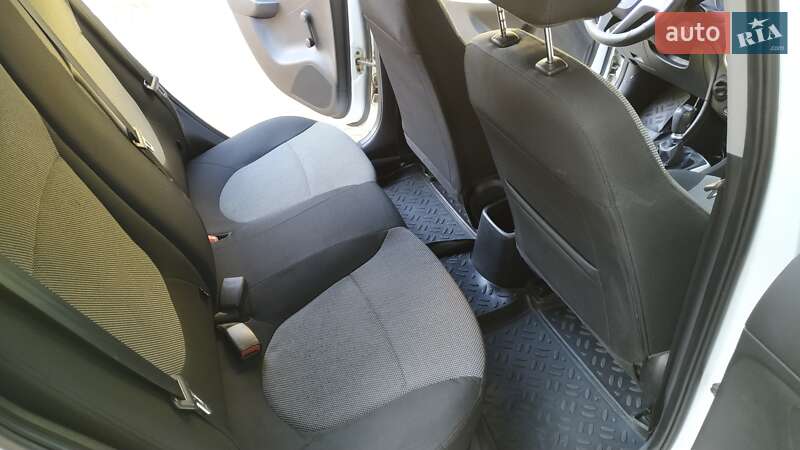 Седан Hyundai Accent 2012 в Костополе