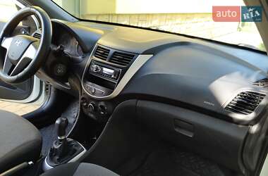 Седан Hyundai Accent 2012 в Костополе