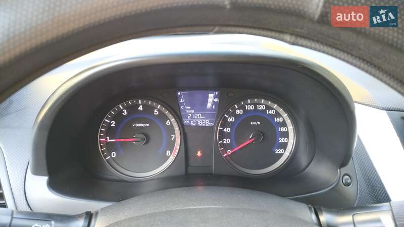 Седан Hyundai Accent 2012 в Костополе