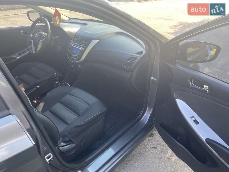 Хетчбек Hyundai Accent 2012 в Павлограді