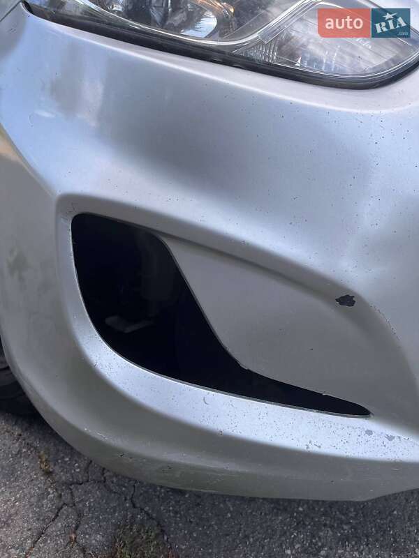 Седан Hyundai Accent 2013 в Кривому Розі