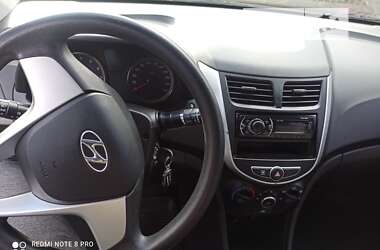 Седан Hyundai Accent 2011 в Изюме