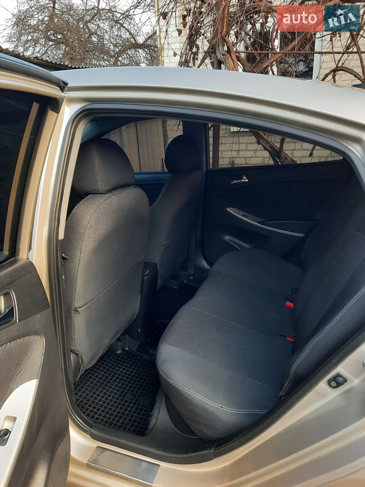 2011 Hyundai Accent - мініатюра 12
