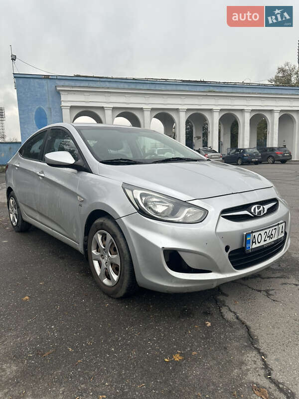 Седан Hyundai Accent 2012 в Ужгороде фото 5 Седан Hyundai Accent 2012 в Ужгороде