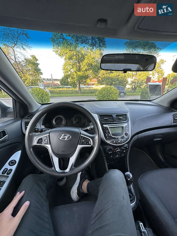 Седан Hyundai Accent 2012 в Ужгороде фото 15 Седан Hyundai Accent 2012 в Ужгороде