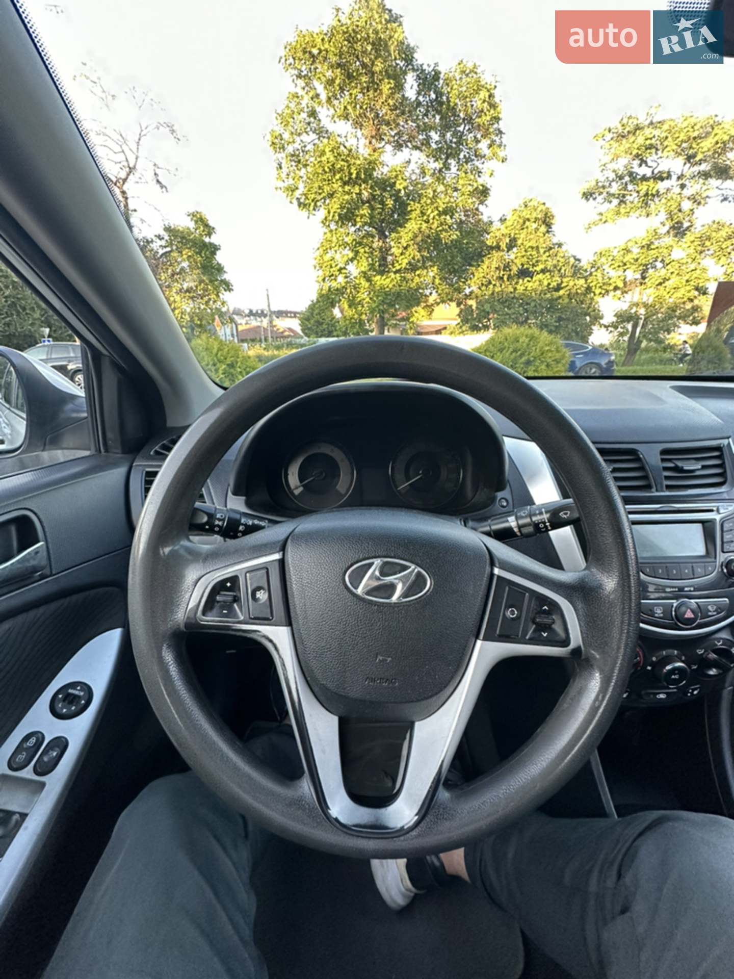 2012 Hyundai Accent - мініатюра 16