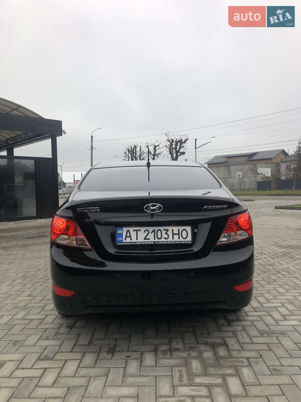 Седан Hyundai Accent 2012 в Ивано-Франковске