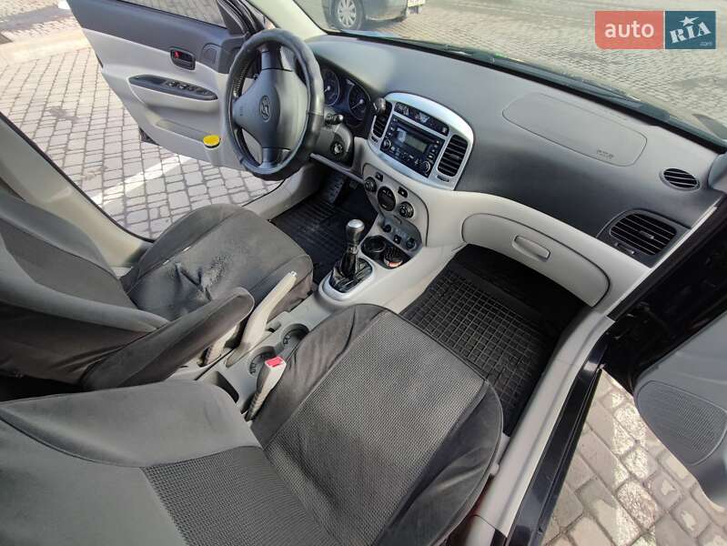 Седан Hyundai Accent 2008 в Виннице