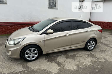 Седан Hyundai Accent 2011 в Черновцах