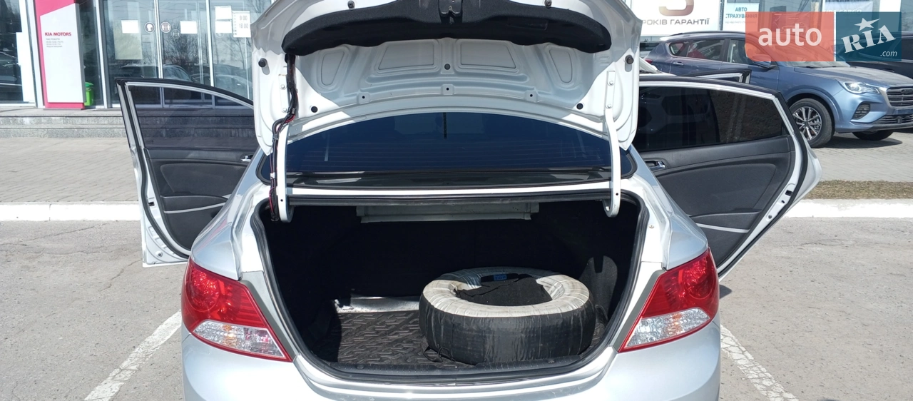 2011 Hyundai Accent - мініатюра 10