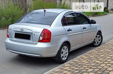 Hyundai Accent 2009