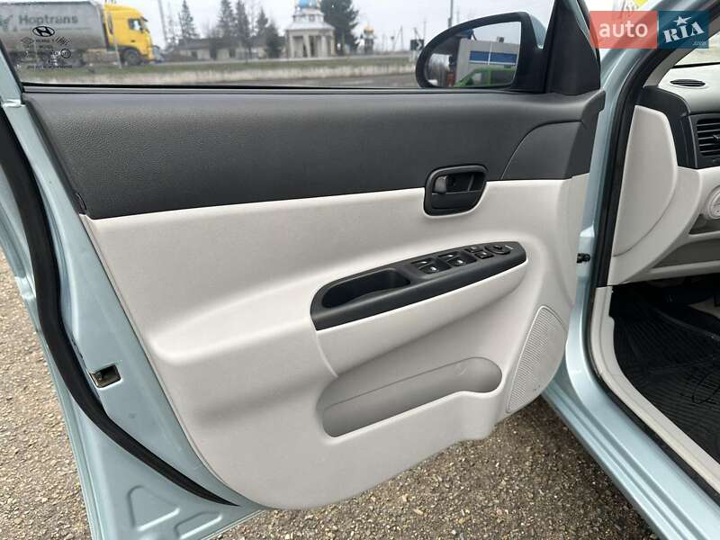 Седан Hyundai Accent 2008 в Чернівцях