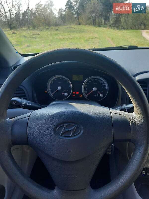 Седан Hyundai Accent 2008 в Сумах