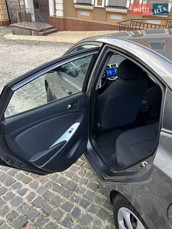 Седан Hyundai Accent 2011 в Киеве
