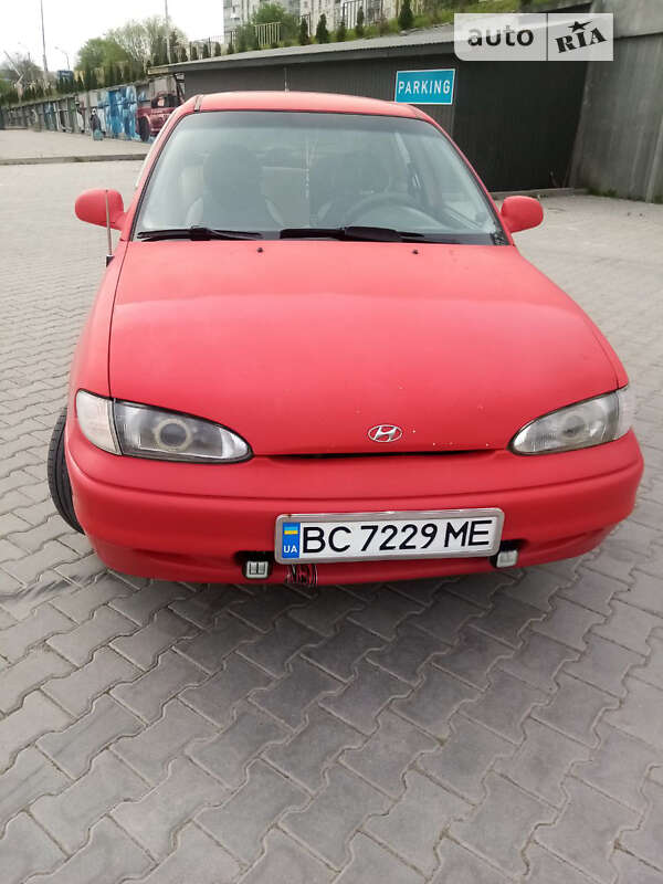 Седан Hyundai Accent 1995 в Дрогобыче