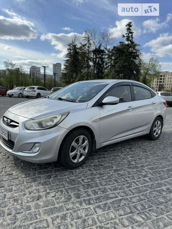 Седан Hyundai Accent 2012 в Харькове